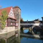 Bahn und Hotel Nürnberg - Henkersteg und Pegnitz