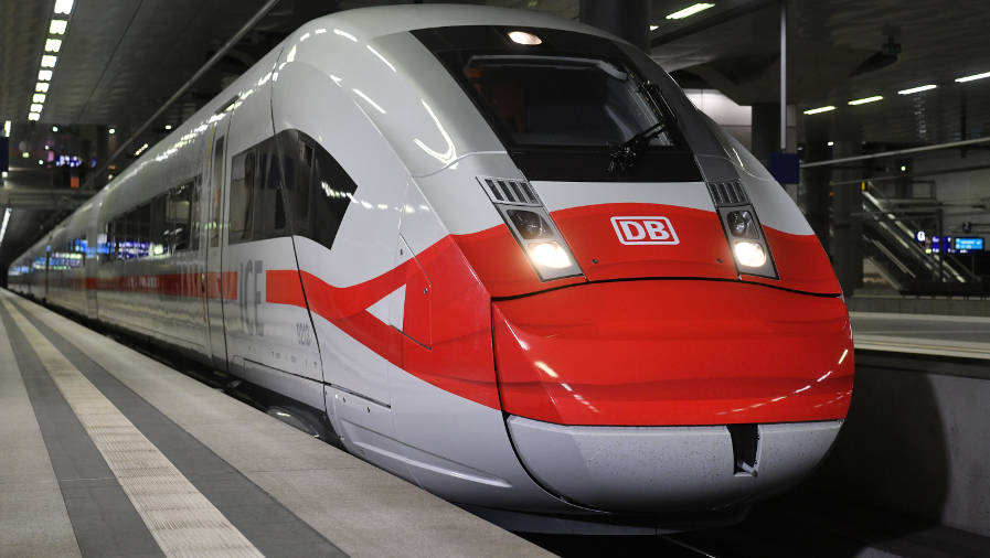 Coronavirus Deutsche Bahn bringt ICE mit Maske auf die