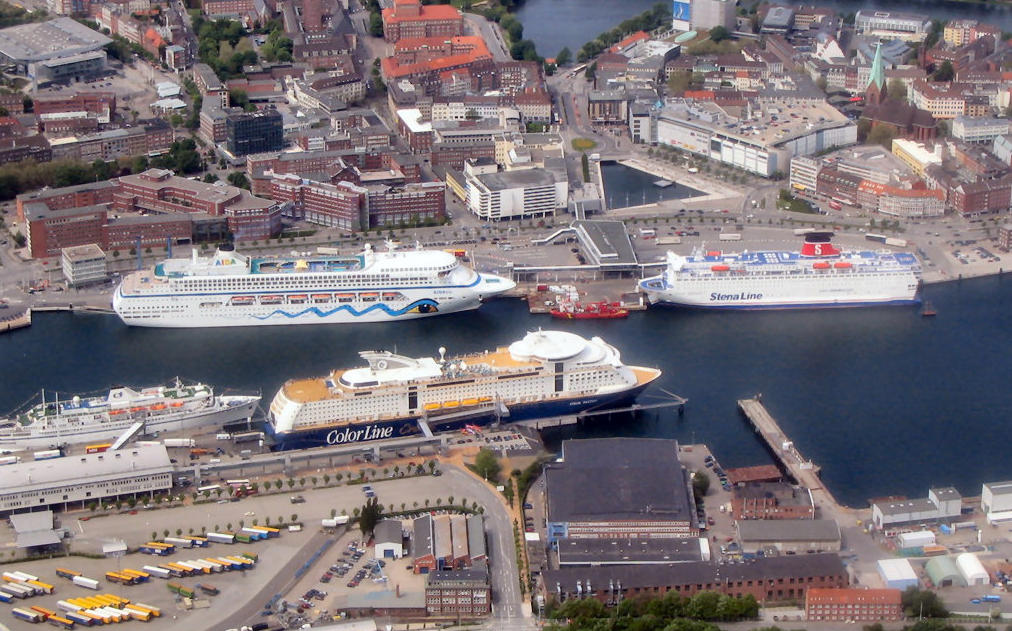 Kiel - Fähren und Hafen